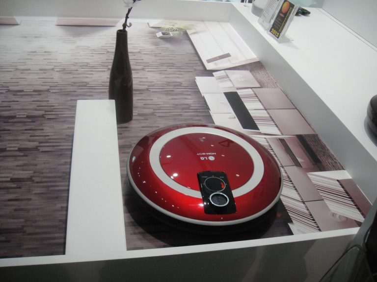 What is a Smart Robot Vacuum? DIY Smart Home Hub