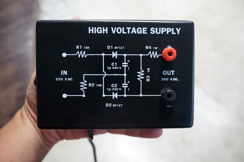 voltage supply