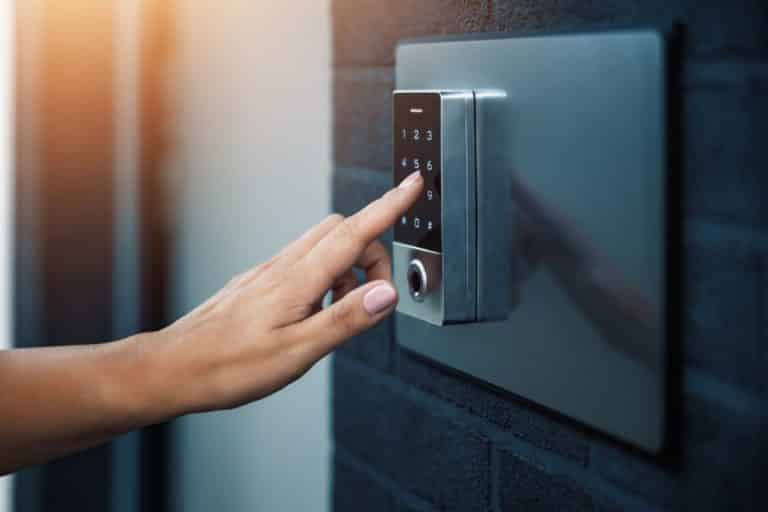 6 Practices For Fixing Vivint Door Lock Keypad Not Lighting Up DIY