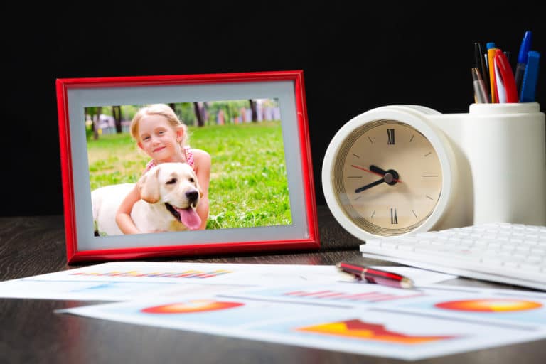 How to Set Up Aura Frame as a Gift? (Answered) DIY Smart Home Hub