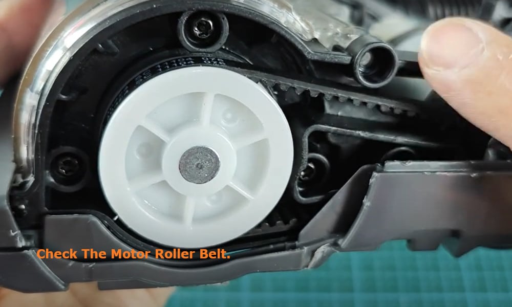 Check that the motor roller belt